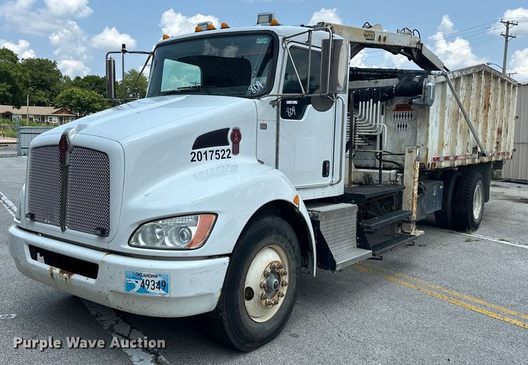 image for item EG0522 2017 Kenworth T370 grapple crane truck