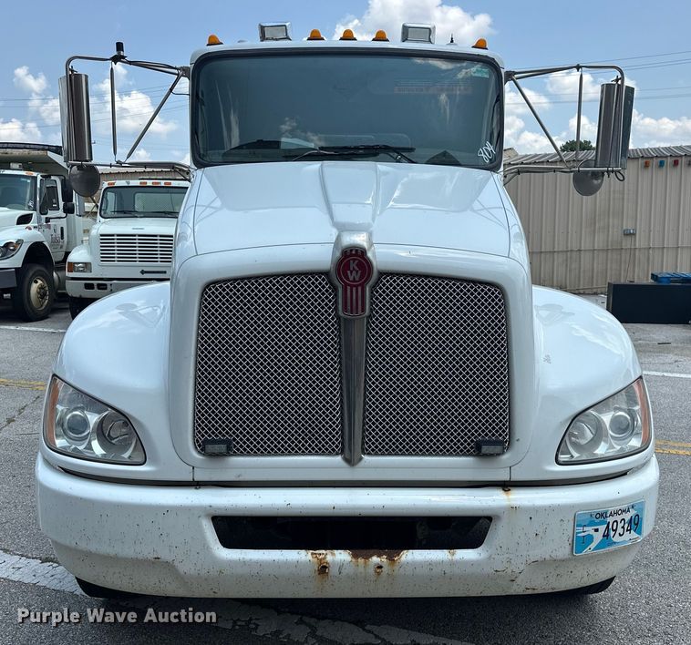 image for item EG0522 2017 Kenworth T370 grapple crane truck