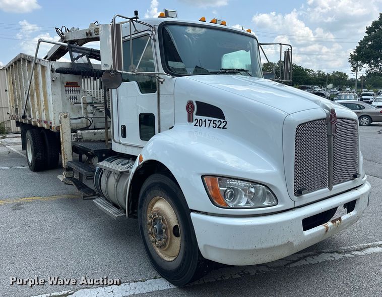 image for item EG0522 2017 Kenworth T370 grapple crane truck