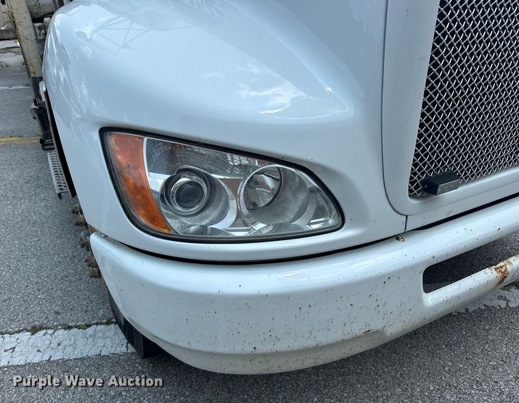 image for item EG0522 2017 Kenworth T370 grapple crane truck