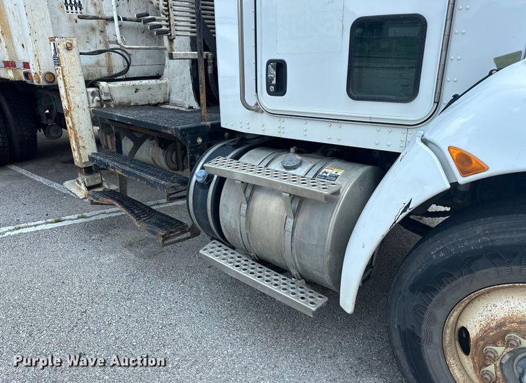 image for item EG0522 2017 Kenworth T370 grapple crane truck