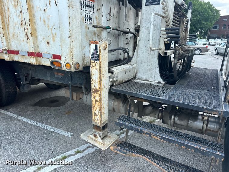 image for item EG0522 2017 Kenworth T370 grapple crane truck