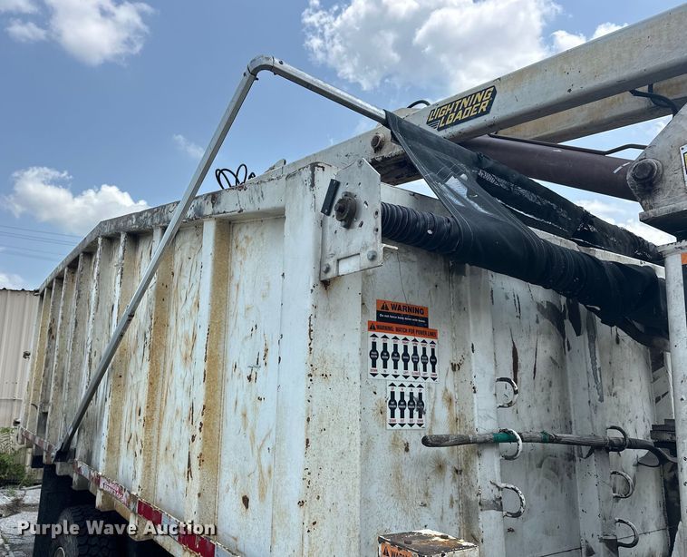 image for item EG0522 2017 Kenworth T370 grapple crane truck