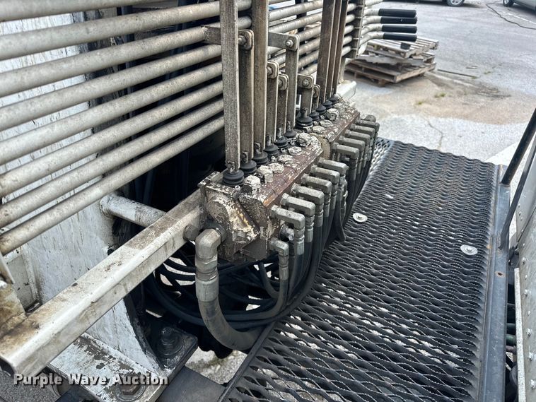 image for item EG0522 2017 Kenworth T370 grapple crane truck