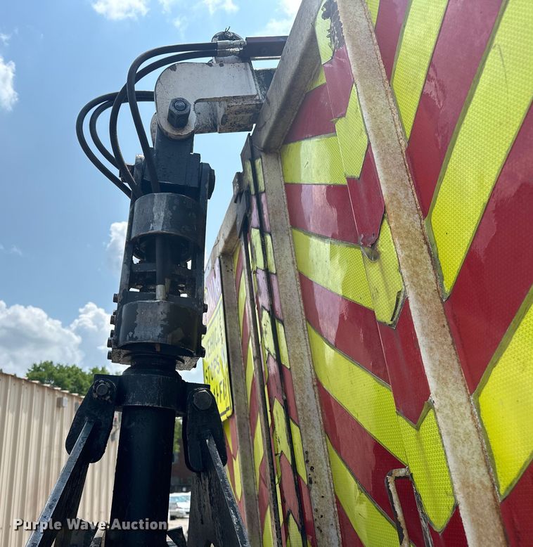 image for item EG0522 2017 Kenworth T370 grapple crane truck