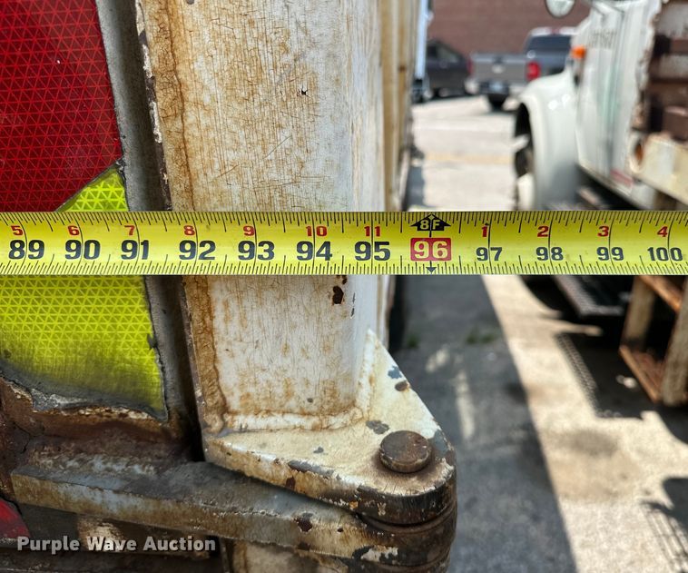 image for item EG0522 2017 Kenworth T370 grapple crane truck