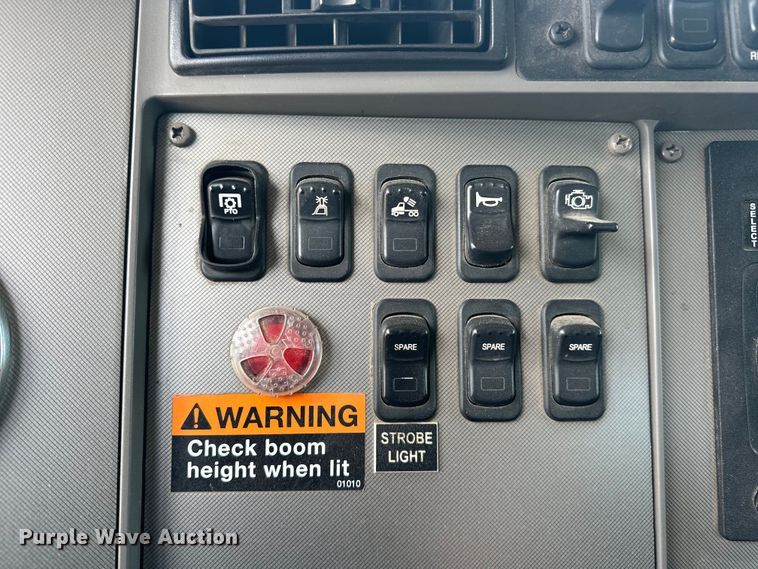 image for item EG0522 2017 Kenworth T370 grapple crane truck