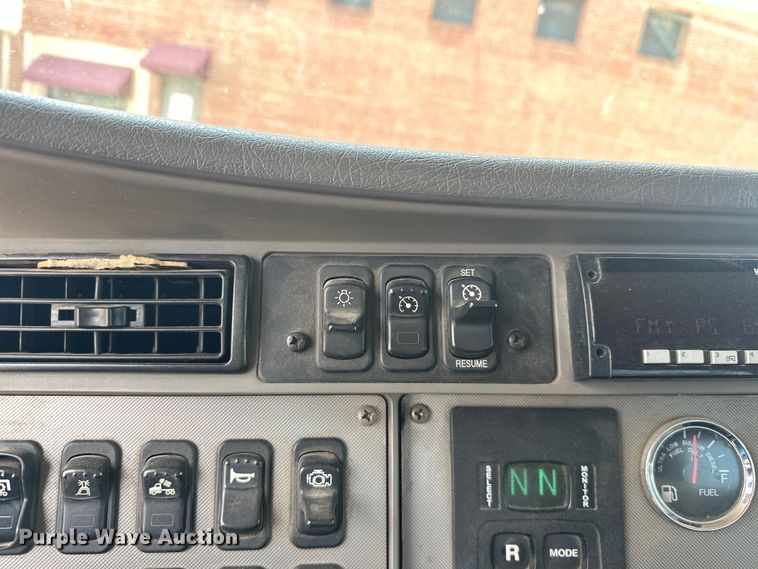 image for item EG0522 2017 Kenworth T370 grapple crane truck