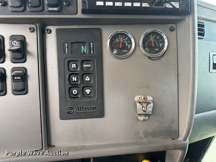 image for item EG0522 2017 Kenworth T370 grapple crane truck