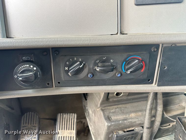 image for item EG0522 2017 Kenworth T370 grapple crane truck