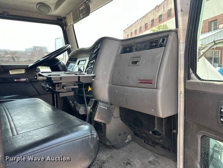 image for item EG0522 2017 Kenworth T370 grapple crane truck