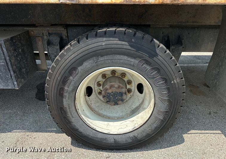 image for item EG0522 2017 Kenworth T370 grapple crane truck