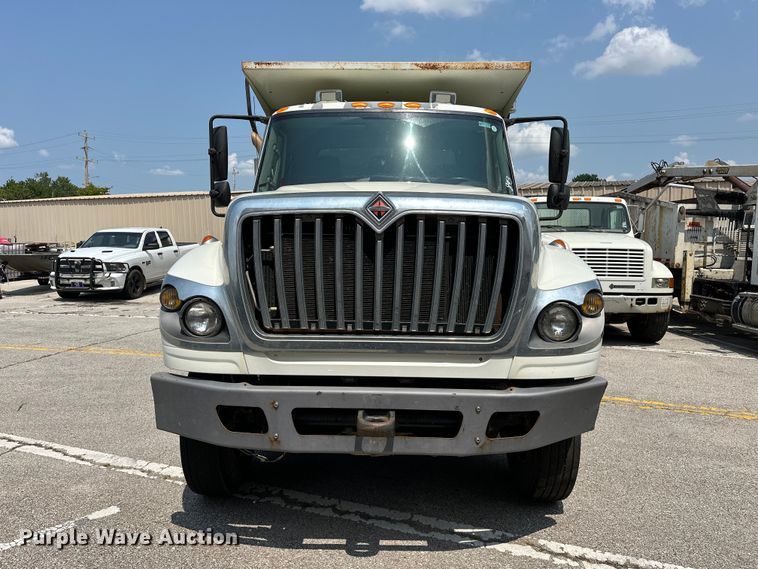 image for item EG0523 2011 International 7400 dump truck