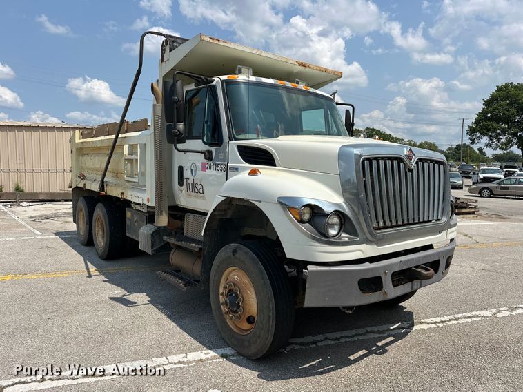 image for item EG0523 2011 International 7400 dump truck