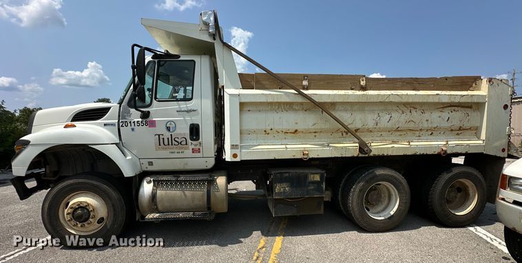 image for item EG0523 2011 International 7400 dump truck