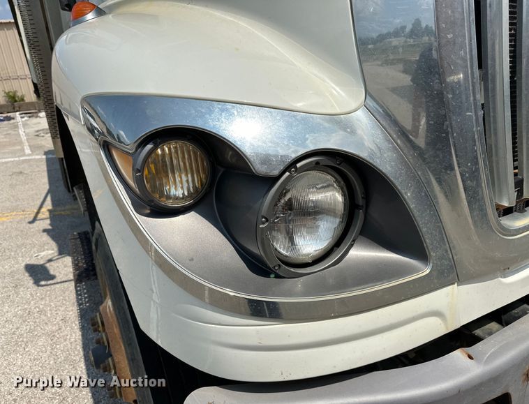 image for item EG0523 2011 International 7400 dump truck