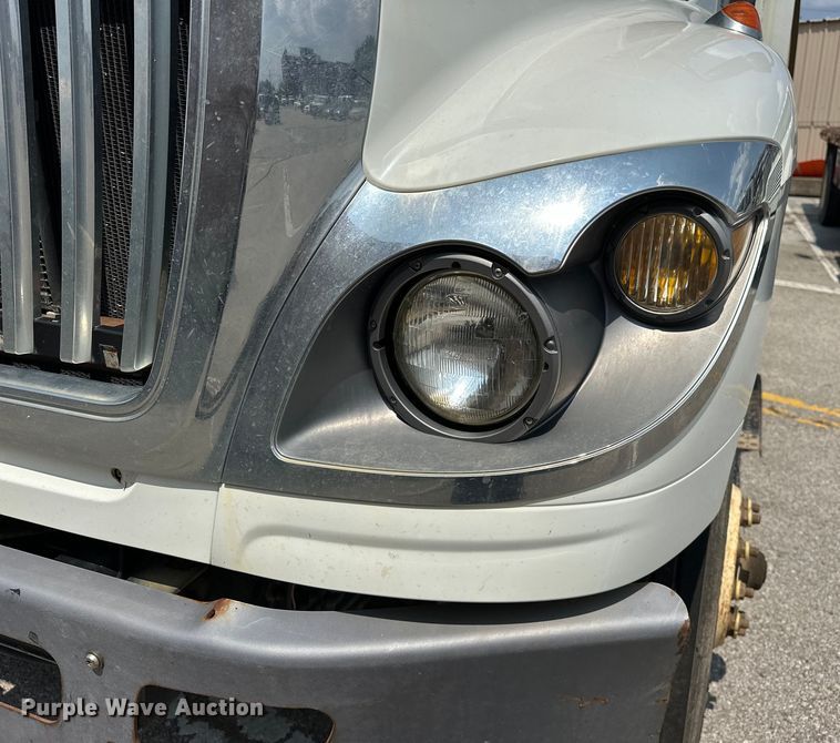 image for item EG0523 2011 International 7400 dump truck