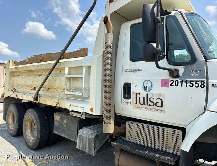 image for item EG0523 2011 International 7400 dump truck