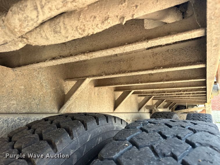 image for item EG0523 2011 International 7400 dump truck