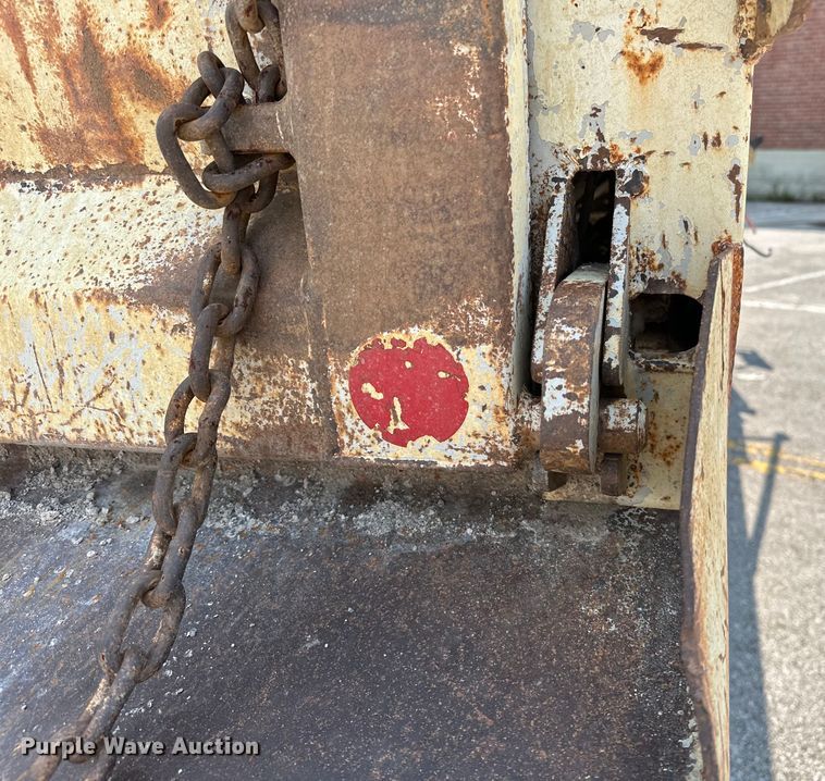 image for item EG0523 2011 International 7400 dump truck