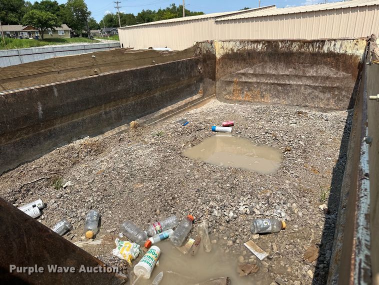 image for item EG0523 2011 International 7400 dump truck