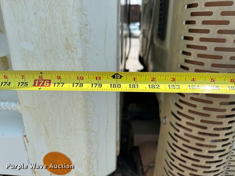 image for item EG0523 2011 International 7400 dump truck