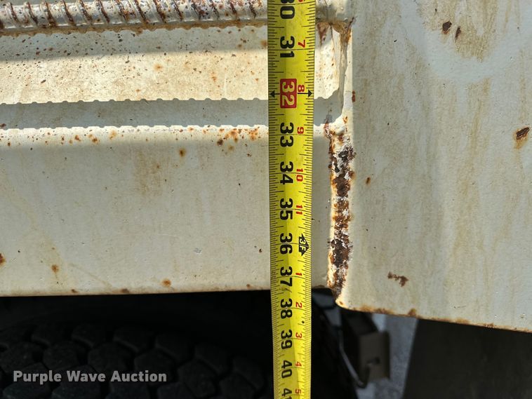 image for item EG0523 2011 International 7400 dump truck