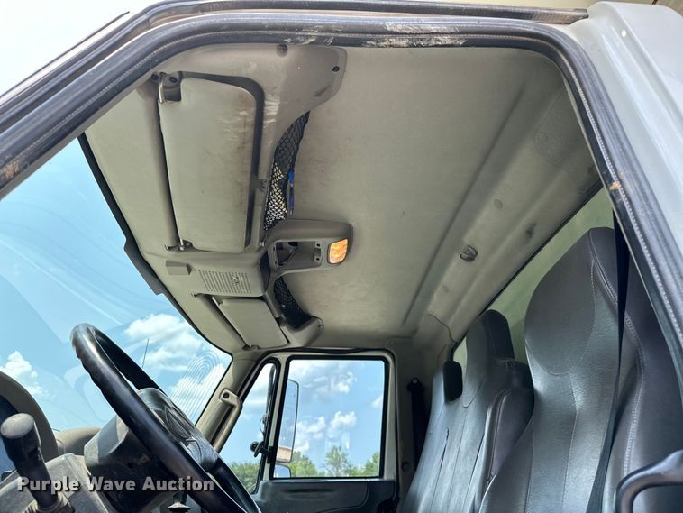 image for item EG0523 2011 International 7400 dump truck