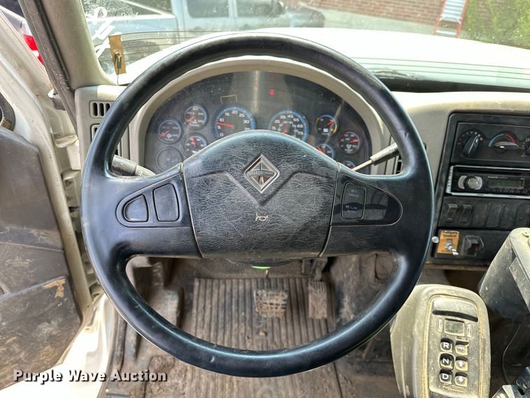 image for item EG0523 2011 International 7400 dump truck