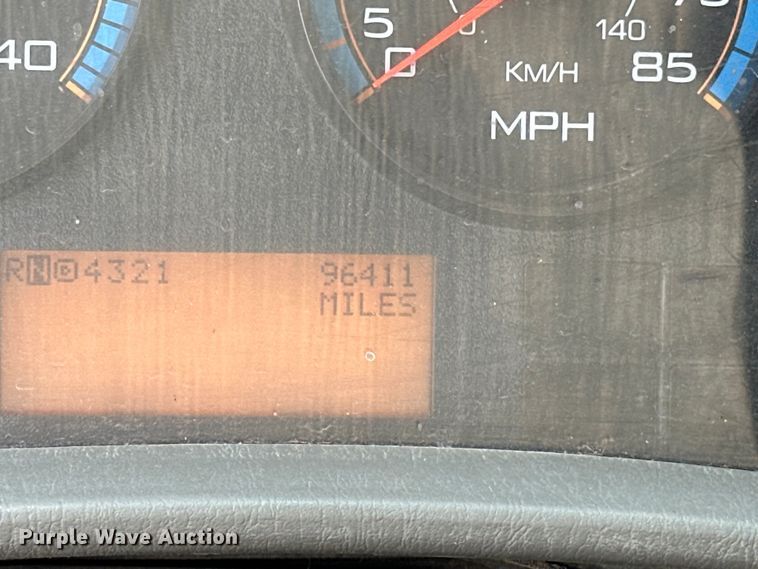 image for item EG0523 2011 International 7400 dump truck