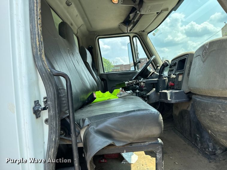 image for item EG0523 2011 International 7400 dump truck