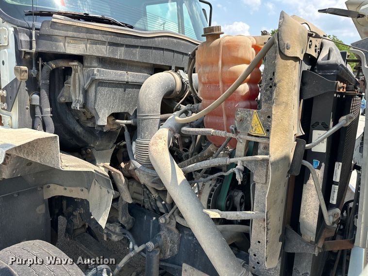 image for item EG0523 2011 International 7400 dump truck