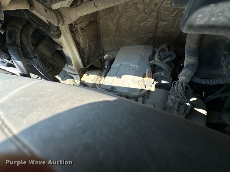 image for item EG0523 2011 International 7400 dump truck