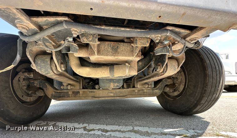 image for item EG0523 2011 International 7400 dump truck