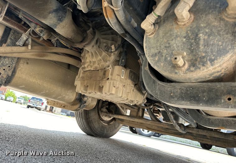 image for item EG0523 2011 International 7400 dump truck