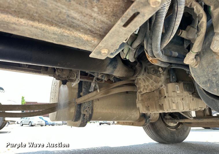 image for item EG0523 2011 International 7400 dump truck