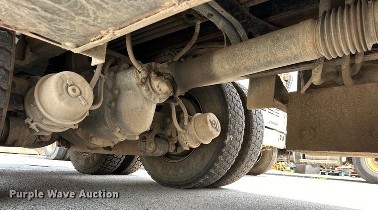 image for item EG0523 2011 International 7400 dump truck