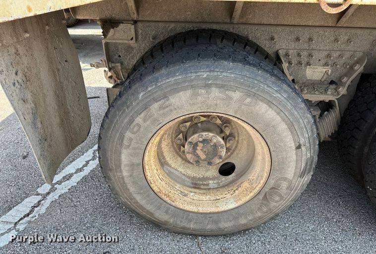 image for item EG0523 2011 International 7400 dump truck