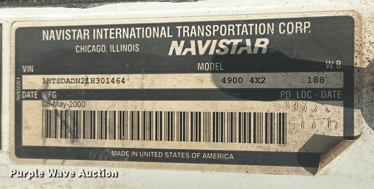 image for item EG0524 2001 International 4900 flatbed truck