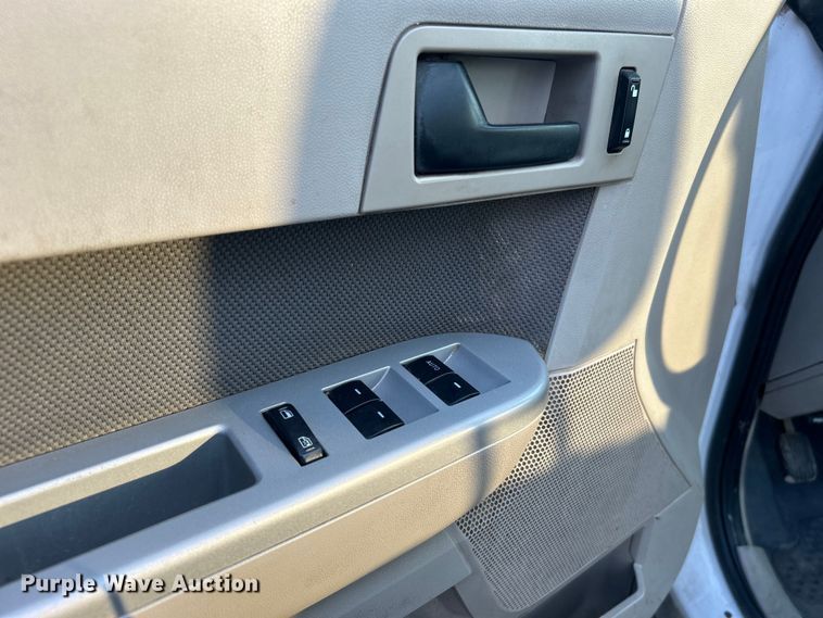 image for item EG0535 2009 Ford Escape Hybrid SUV