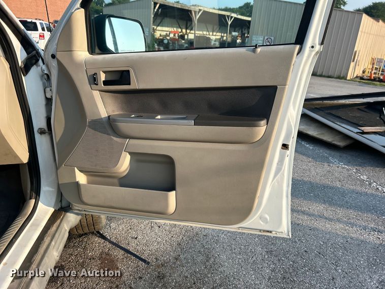 image for item EG0535 2009 Ford Escape Hybrid SUV