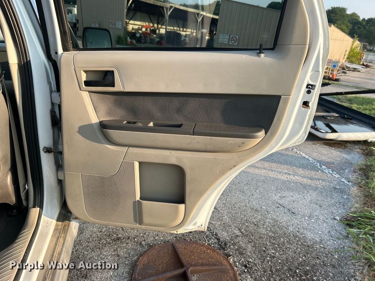 image for item EG0535 2009 Ford Escape Hybrid SUV