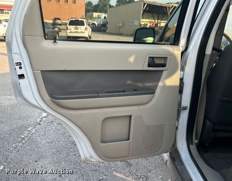 image for item EG0535 2009 Ford Escape Hybrid SUV