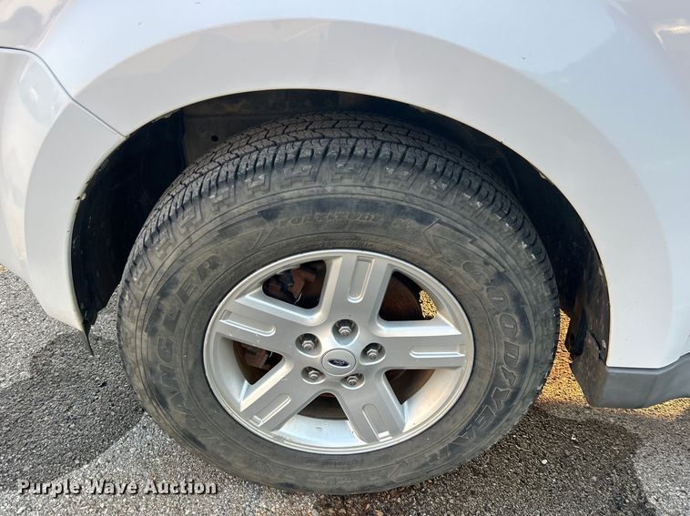 image for item EG0535 2009 Ford Escape Hybrid SUV