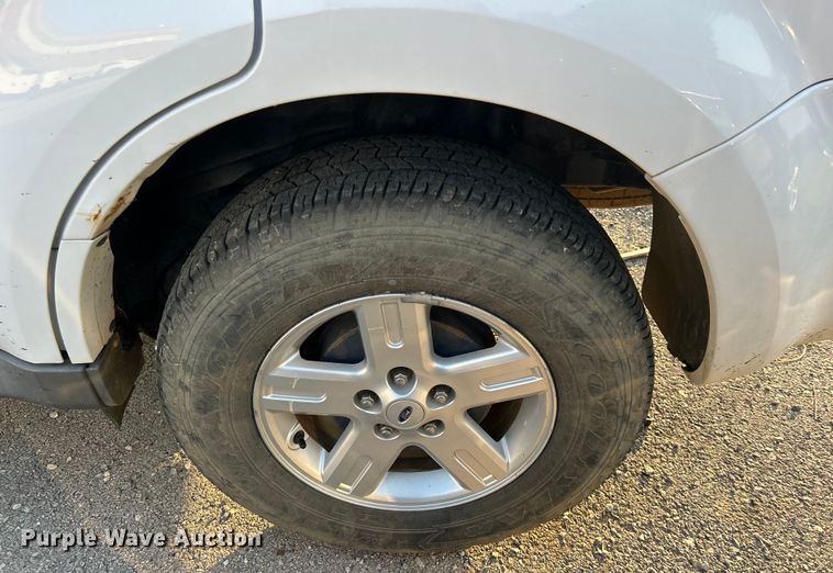 image for item EG0535 2009 Ford Escape Hybrid SUV