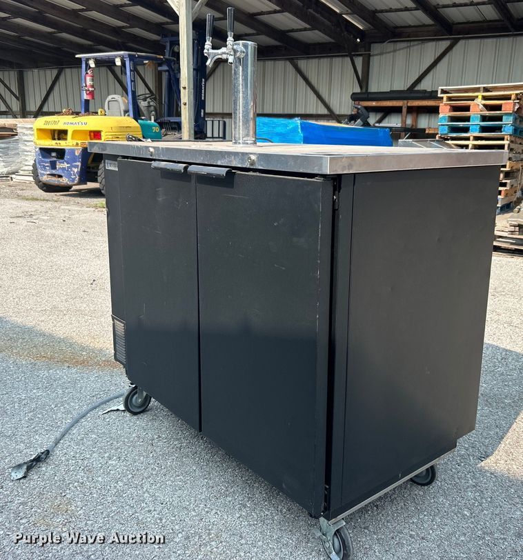 image for item EG0541 Beverage-Air DD50&nbsp;Wide Dual Tap Black beer dispenser 