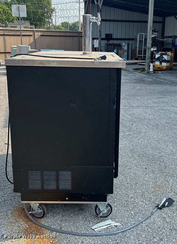 image for item EG0541 Beverage-Air DD50&nbsp;Wide Dual Tap Black beer dispenser 