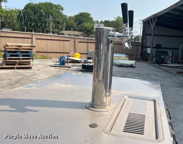 image for item EG0541 Beverage-Air DD50&nbsp;Wide Dual Tap Black beer dispenser 