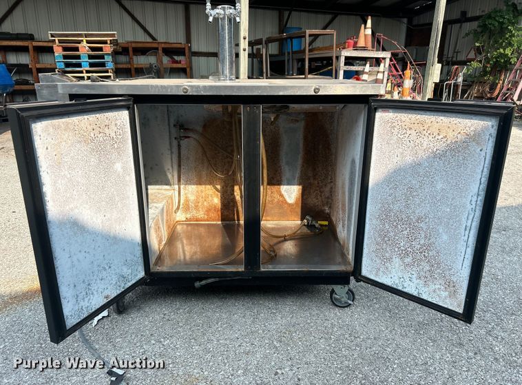 image for item EG0541 Beverage-Air DD50&nbsp;Wide Dual Tap Black beer dispenser 