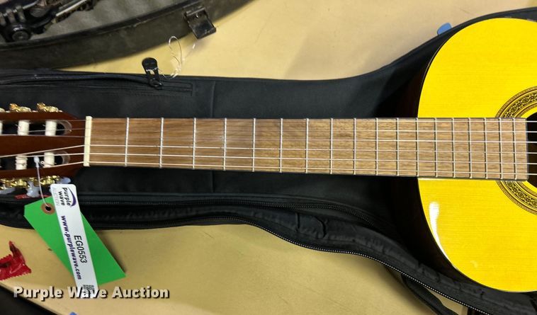 image for item EG0553 Lucero LC100 Classical guitar 